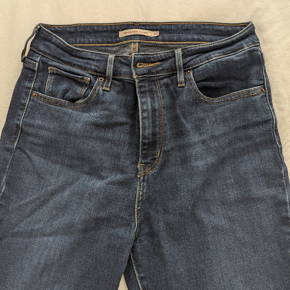 Levi's 721 high rise skinny jeans - size 29